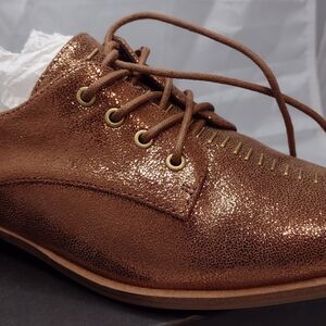 KELSI DAGGER: Savas Metallic Leather Derby Shoes in Bronze Gold -Size 9